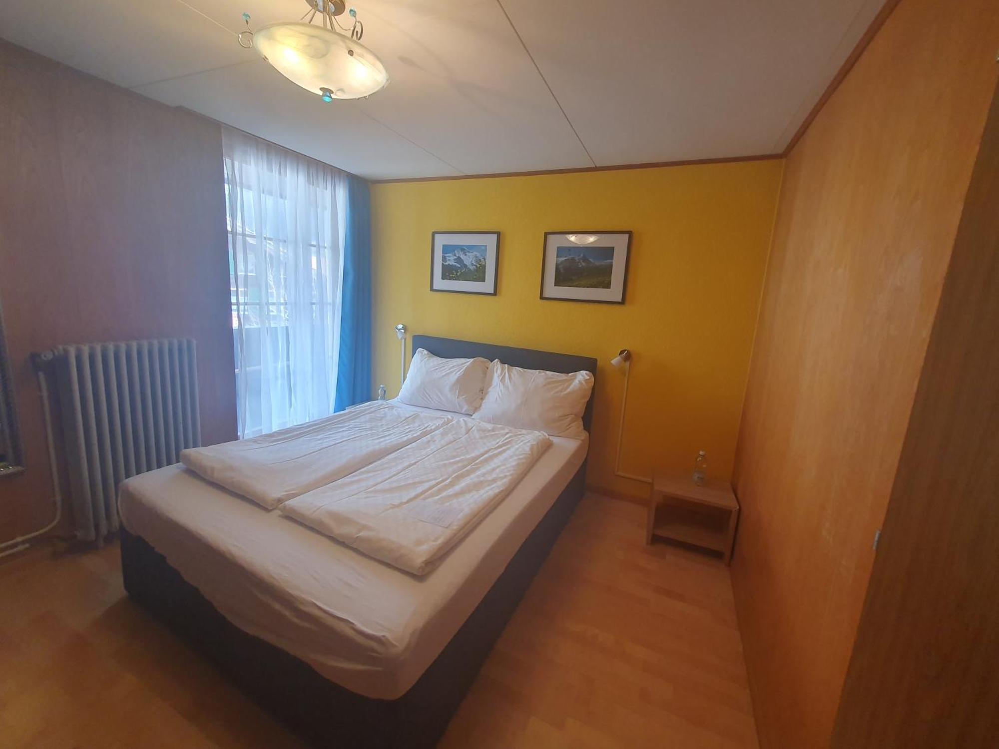 Gasthof Hirschen In Wilderswil Room photo