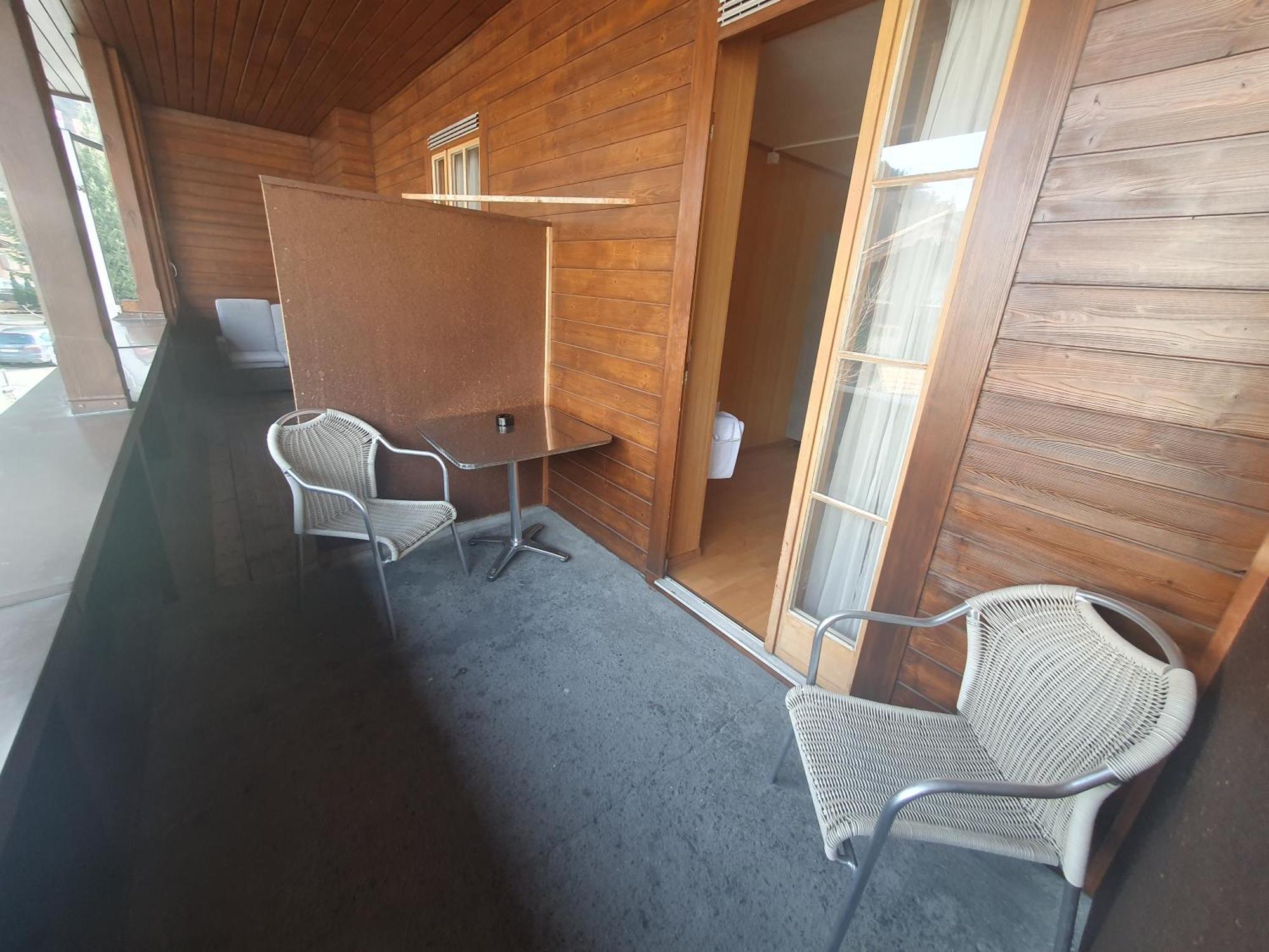 Gasthof Hirschen In Wilderswil Room photo